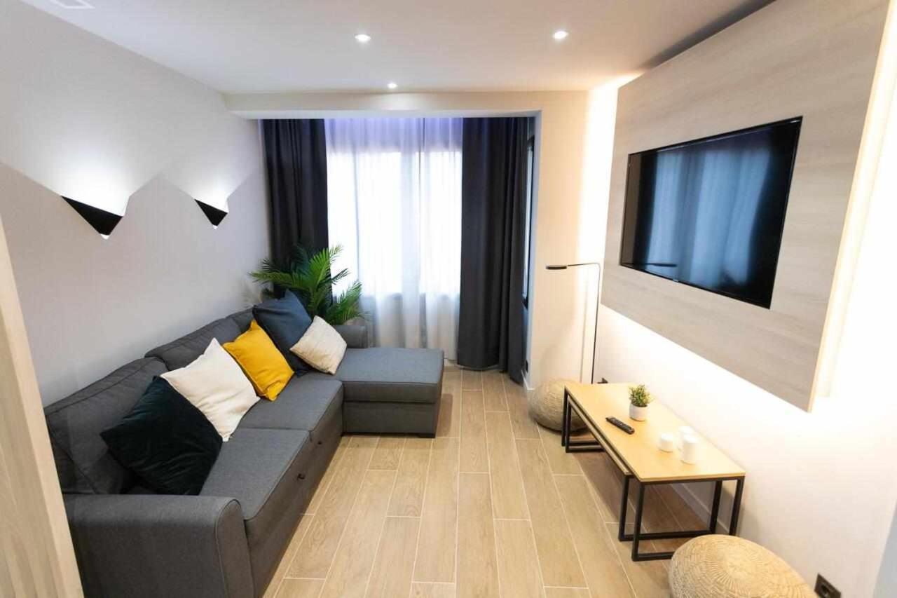 Apartamento Milano Living Suites En Vila Real Bagian luar foto