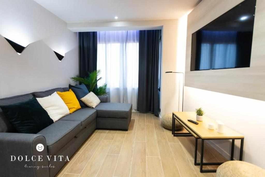 Apartamento Milano Living Suites En Vila Real Bagian luar foto